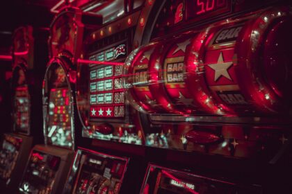 close-up photography of lucky arcade with Bar, Bar, and Star